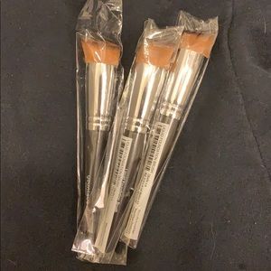 Younique Liquid Foundation Brush